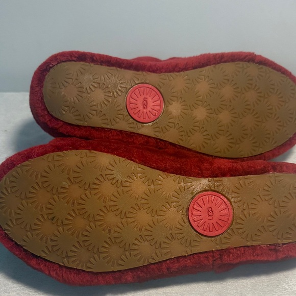 UGG Scarlet Plush Slides - Picture 7 of 7
